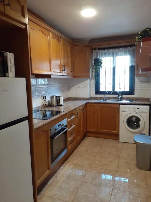 Luxury Port Apartments Torrevieja Bagian luar foto
